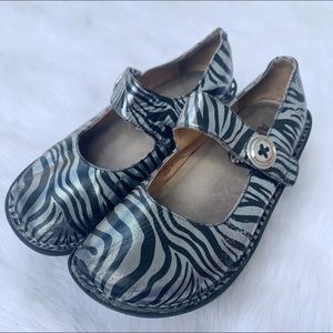 Algeria zebra print shoes size 7